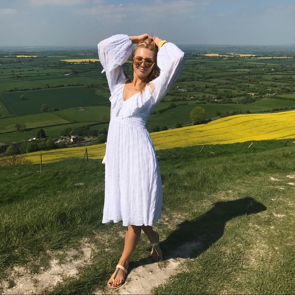 🐚 MISA LOS ANGELES BOHO WHITE FLORAL EMBROIDERY COLD SHOULDER LONG SLEEV… - Picture 2 of 16